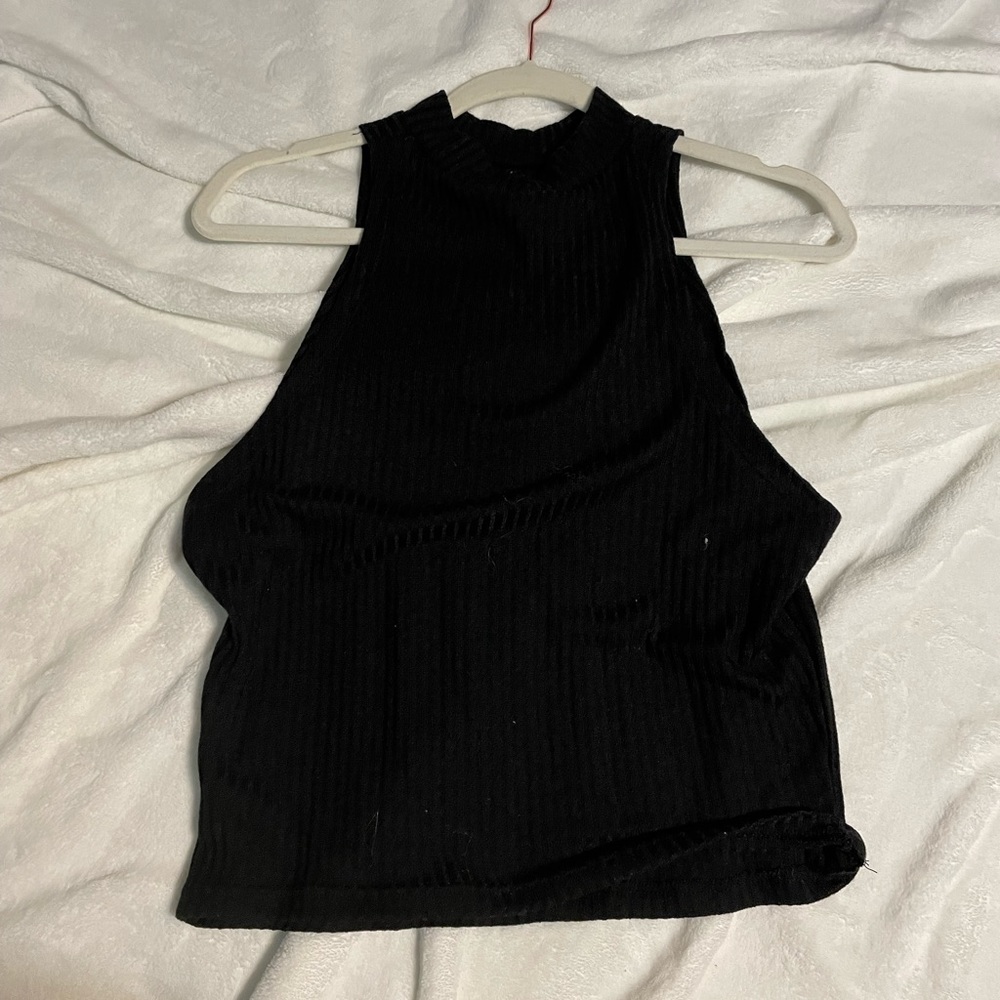 Black ribbed mock neck crop top